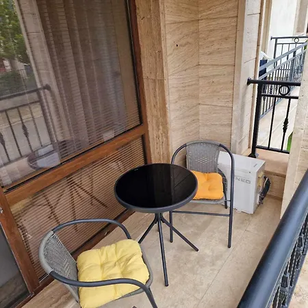 апарткомплекс амара студио 13 Slantschew brjag