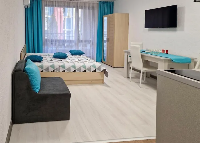 апарткомплекс амара студио 13 Apartment *
