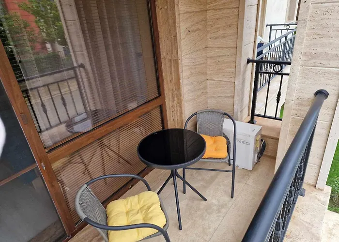 апарткомплекс амара студио 13 Slantschew brjag